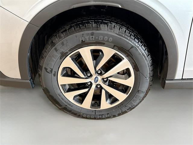 Photo of 2021 Ice Silver Metallic Subaru Outback