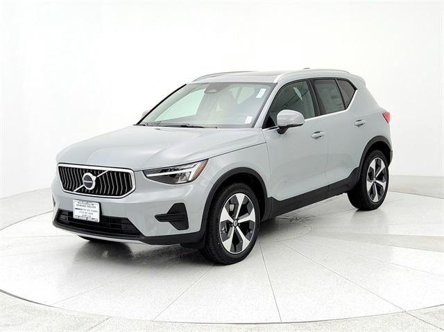 Photo of 2025 Vapour Gray Volvo XC40