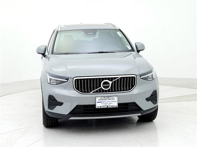 Photo of 2025 Vapour Gray Volvo XC40