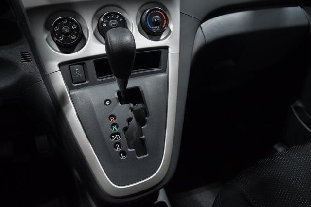 Photo of 2009 Liquid Platinum Metallic Pontiac Vibe