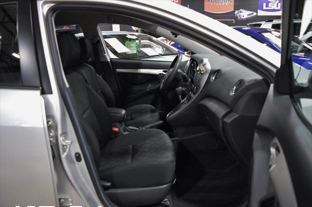 Photo of 2009 Liquid Platinum Metallic Pontiac Vibe