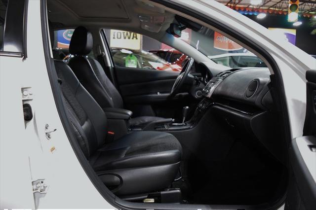 Photo of 2009 Performance White Mazda Mazda6