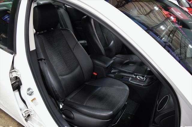 Photo of 2009 Performance White Mazda Mazda6