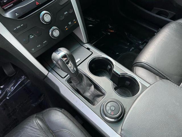 Photo of 2015 Tuxedo Black Metallic Ford Explorer