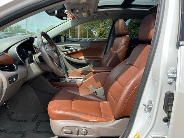 Photo of 2016 Iridescent Pearl Tricoat Chevrolet Malibu