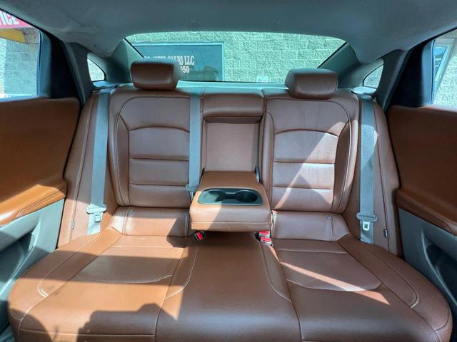 Photo of 2016 Iridescent Pearl Tricoat Chevrolet Malibu