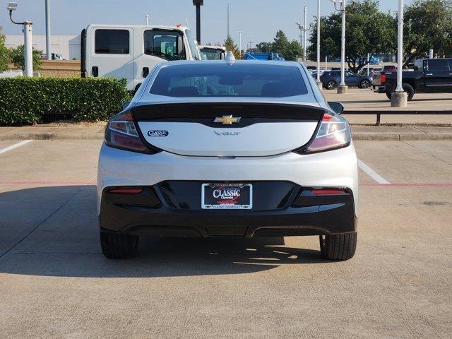 Photo of 2017 Silver Ice Metallic Chevrolet Volt