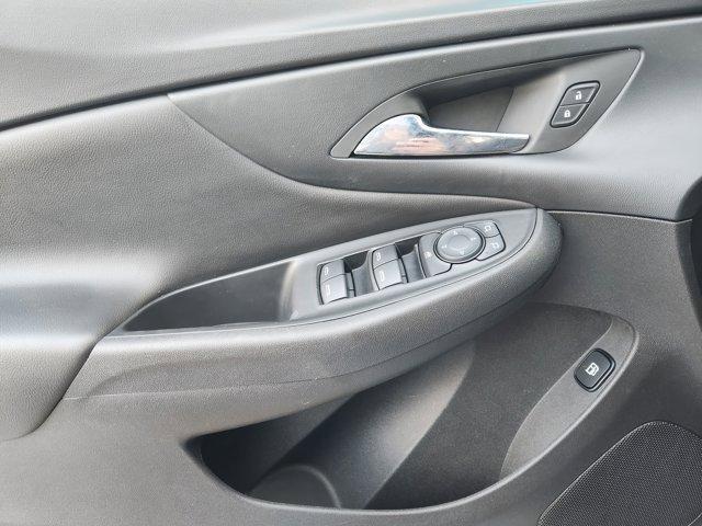 Photo of 2017 Silver Ice Metallic Chevrolet Volt