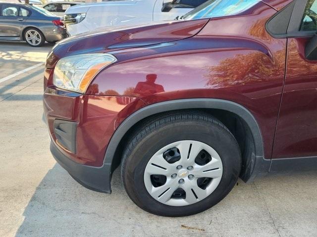 Photo of 2016 Crimson Metallic Chevrolet Trax
