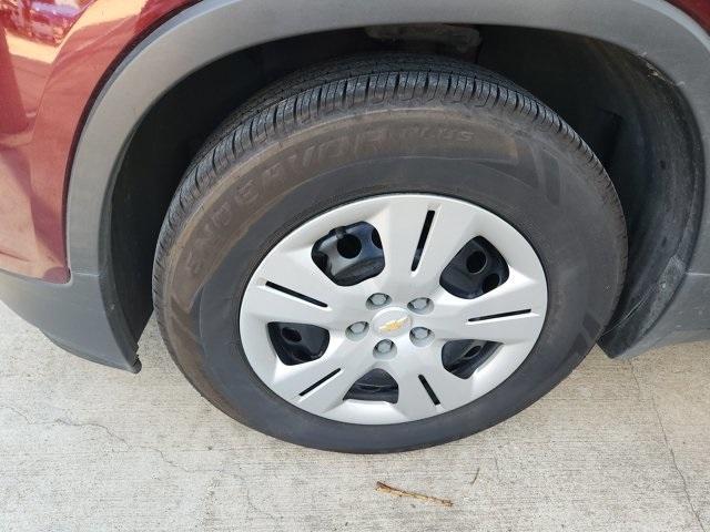 Photo of 2016 Crimson Metallic Chevrolet Trax