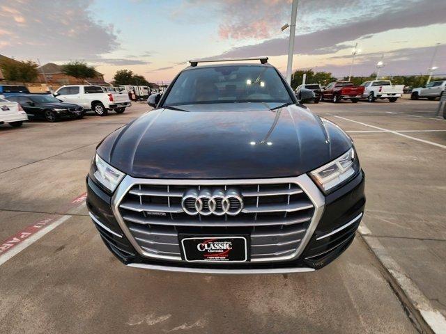 Photo of 2019 Moonlight Blue Metallic Audi Q5