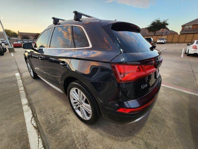 Photo of 2019 Moonlight Blue Metallic Audi Q5