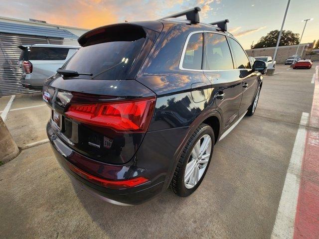 Photo of 2019 Moonlight Blue Metallic Audi Q5