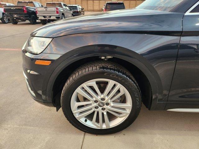 Photo of 2019 Moonlight Blue Metallic Audi Q5