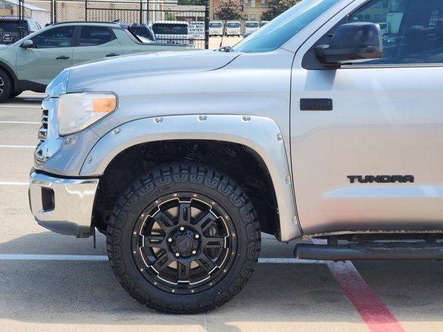 Photo of 2016 Silver Toyota Tundra