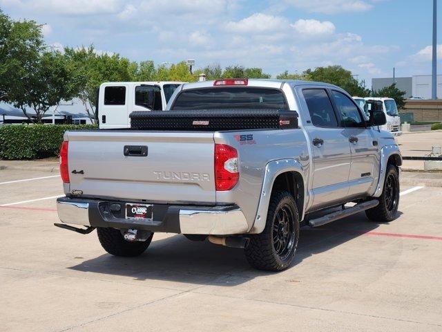 Photo of 2016 Silver Toyota Tundra
