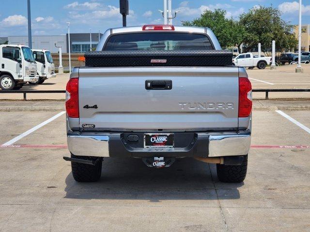 Photo of 2016 Silver Toyota Tundra