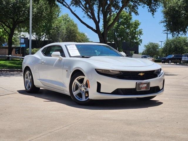Photo of 2023 Summit White Chevrolet Camaro
