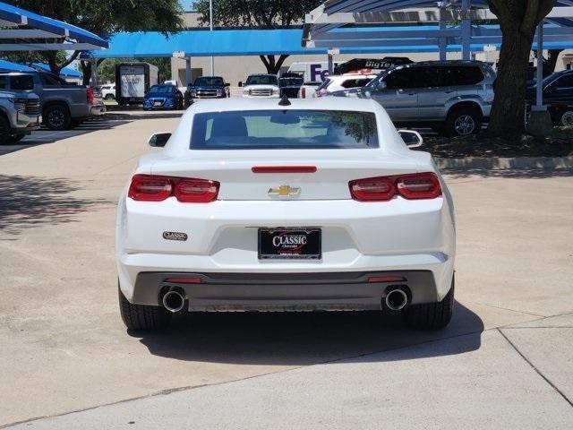 Photo of 2023 Summit White Chevrolet Camaro