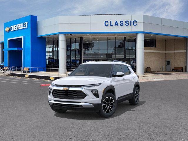 Photo of 2026 Summit White Chevrolet Trailblazer