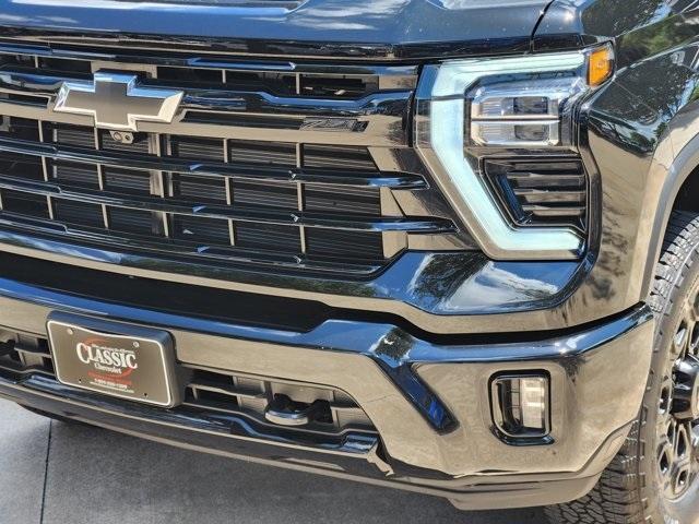 Photo of 2024 Black Chevrolet Silverado 2500