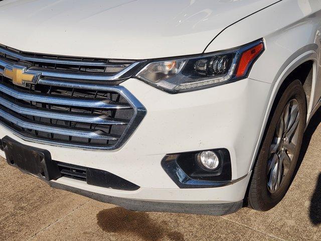 Photo of 2019 Summit White Chevrolet Traverse