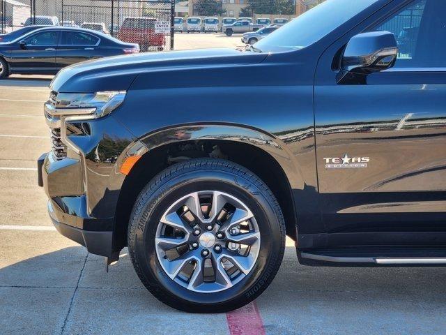Photo of 2024 Black Chevrolet Suburban