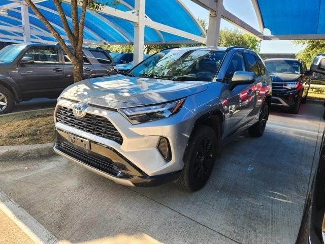 Photo of 2022 Silver Toyota RAV4 Hybrid