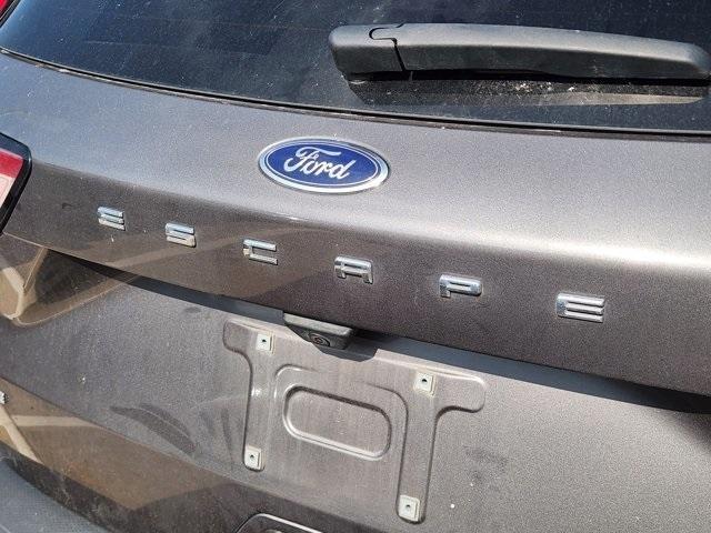 Photo of 2021 Gray Ford Escape