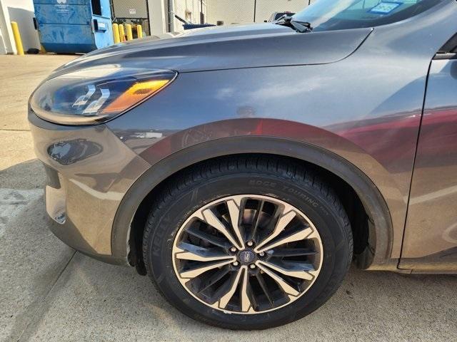 Photo of 2021 Gray Ford Escape