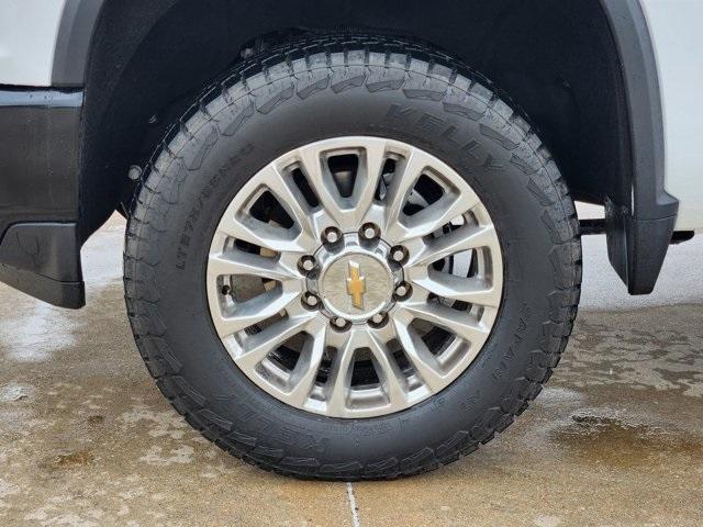 Photo of 2021 Summit White Chevrolet Silverado 2500