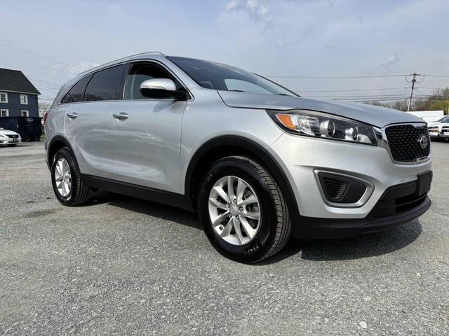 Photo of 2016 Gray Kia Sorento