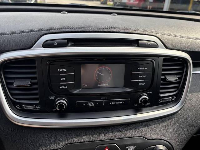 Photo of 2016 Gray Kia Sorento