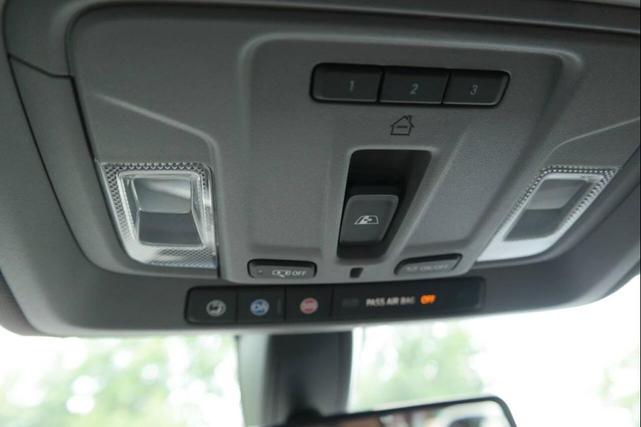 Photo of 2020 Black Chevrolet Silverado 1500