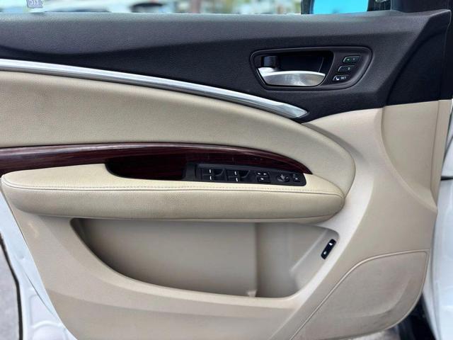 Photo of 2016 White Acura MDX
