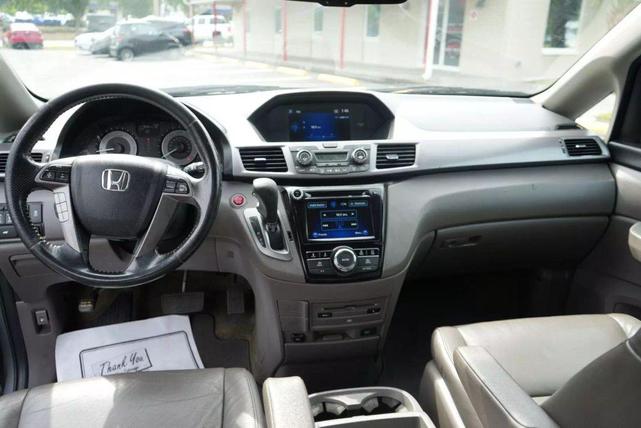 Photo of 2016 Lunar Silver Metallic Honda Odyssey