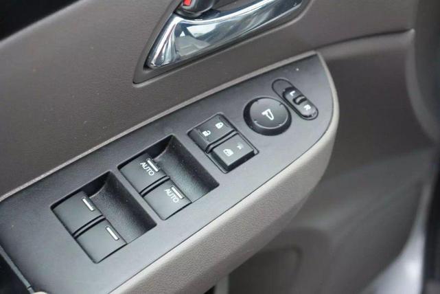 Photo of 2016 Lunar Silver Metallic Honda Odyssey