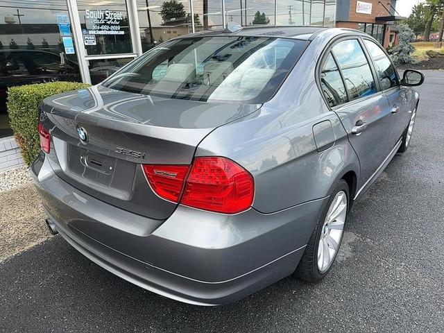 Photo of 2011 Dark Gray Metallic BMW 328