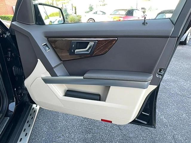 Photo of 2015 Black Mercedes-Benz GLK-Class