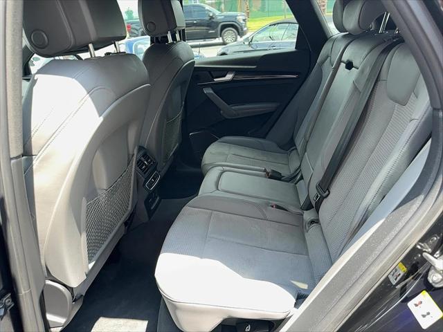 Photo of 2022 Mythos Black Metallic Audi SQ5