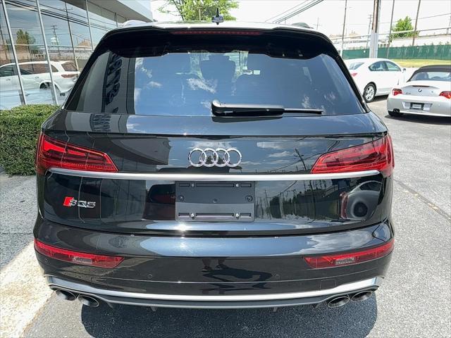 Photo of 2022 Mythos Black Metallic Audi SQ5