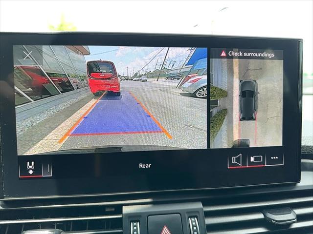 Photo of 2022 Mythos Black Metallic Audi SQ5