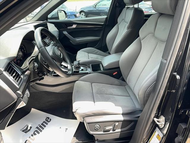 Photo of 2022 Mythos Black Metallic Audi SQ5