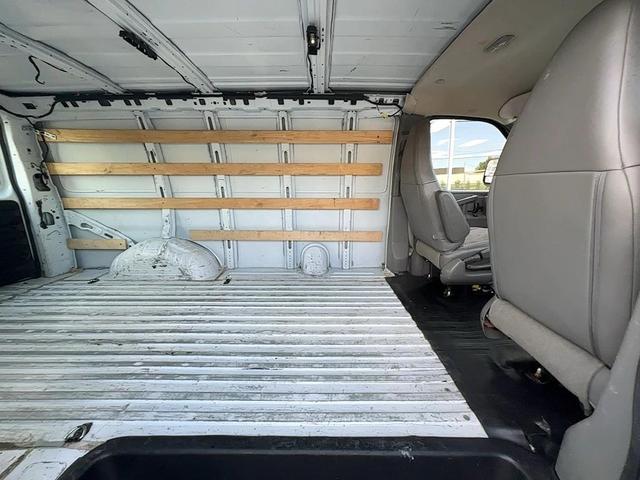 Photo of 2017 Summit White GMC Savana 2500