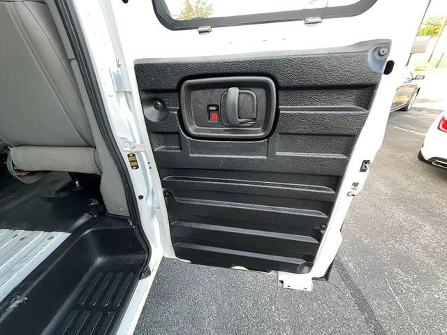 Photo of 2017 Summit White GMC Savana 2500