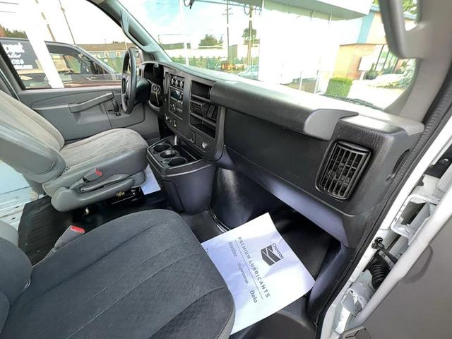 Photo of 2017 Summit White GMC Savana 2500