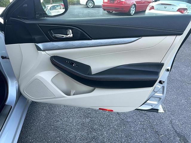 Photo of 2016 Bright Silver Metallic Nissan Maxima