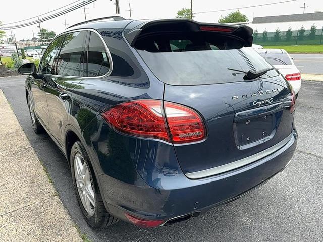 Photo of 2011 Dark Blue Metallic Porsche Cayenne