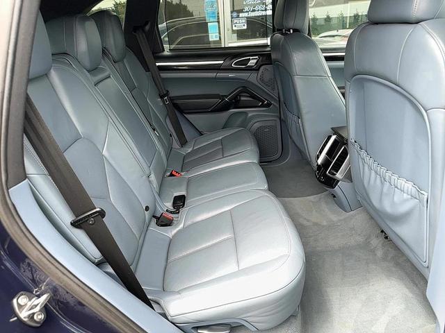 Photo of 2011 Dark Blue Metallic Porsche Cayenne