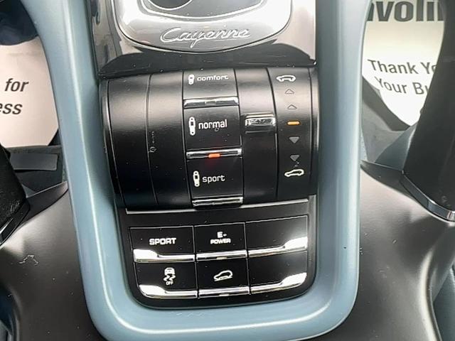 Photo of 2011 Dark Blue Metallic Porsche Cayenne